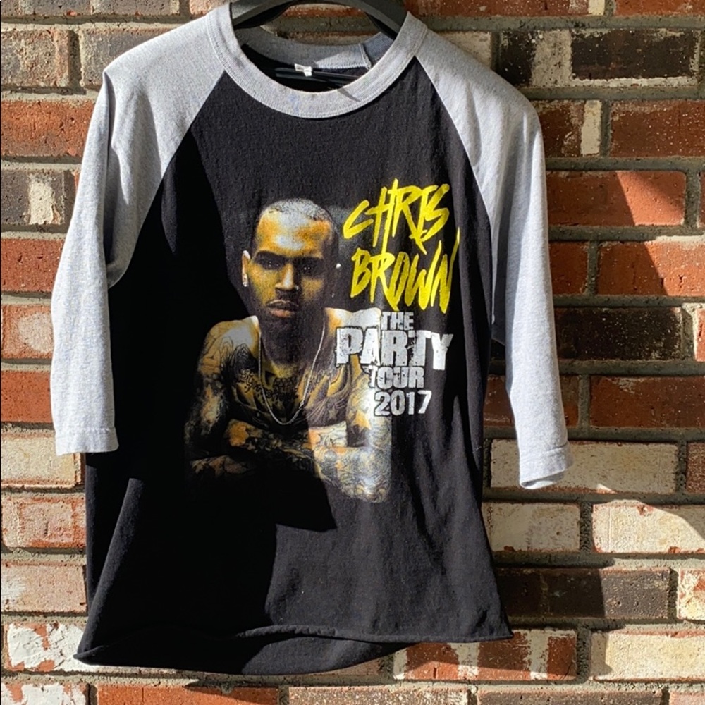 CHRIS BROWN THE PARTY TOUR 2017 SHIRT SIZE MEDIUM 100% COTTON👚👕🩶🖤🎵🎶🎼🎸🕺🏽💃🏼🪩🎤